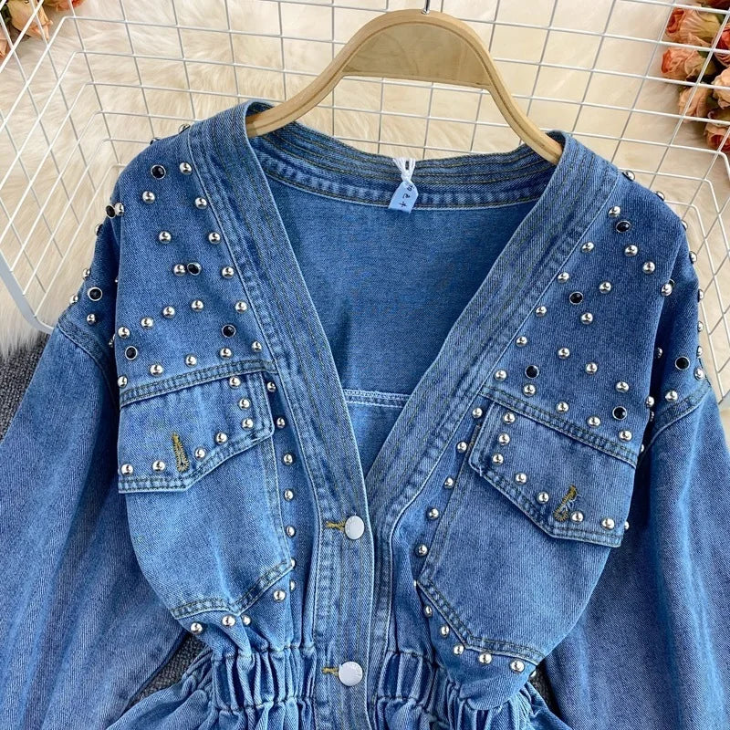 Denim jacket women's autumn new product Korean loose bf fashion versatile studded V-neck short waistband top